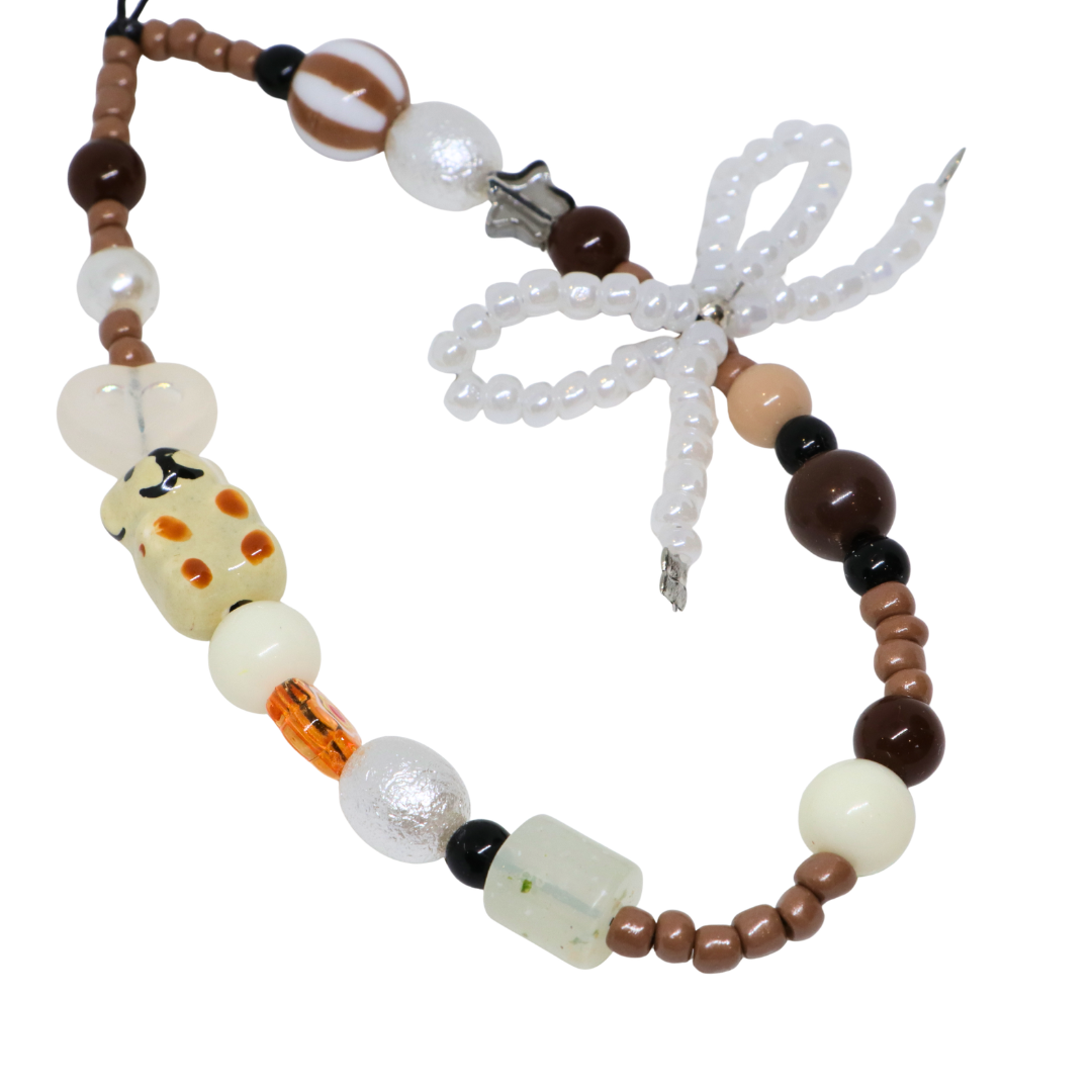 Caser Custom Brown Capybara Pearl Bow phone charm, product photo