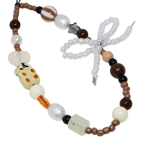 Caser Custom Brown Capybara Pearl Bow phone charm, product photo