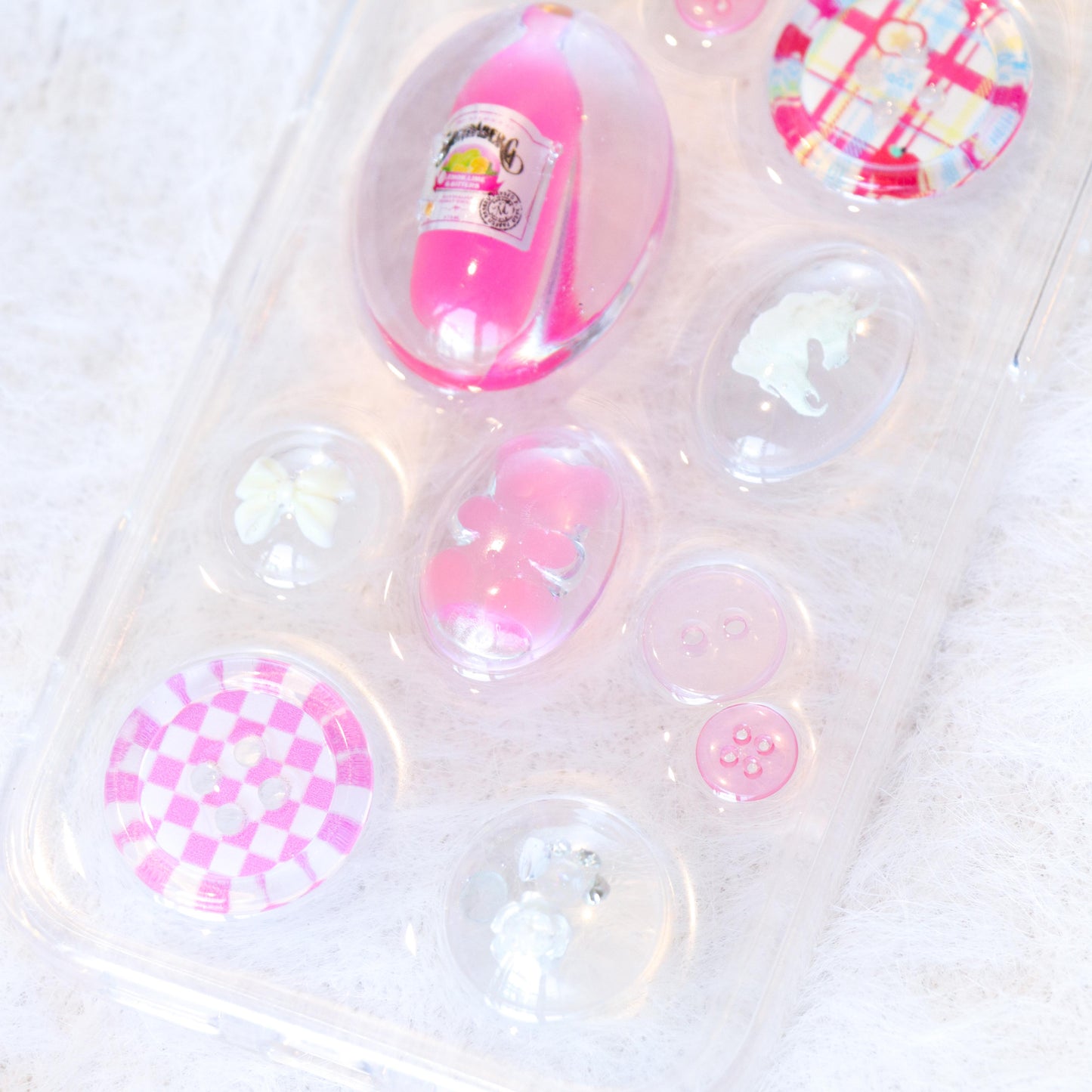 Caser Custom Pinky Lemonade handmade resin phone case for iPhone 17, detail view